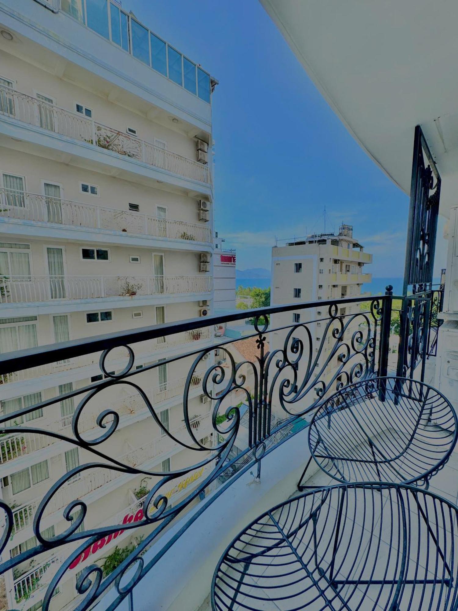 Paris Luxury Hotel & Apartment Nha Trang Exteriör bild